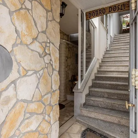 Katarina Apartment *